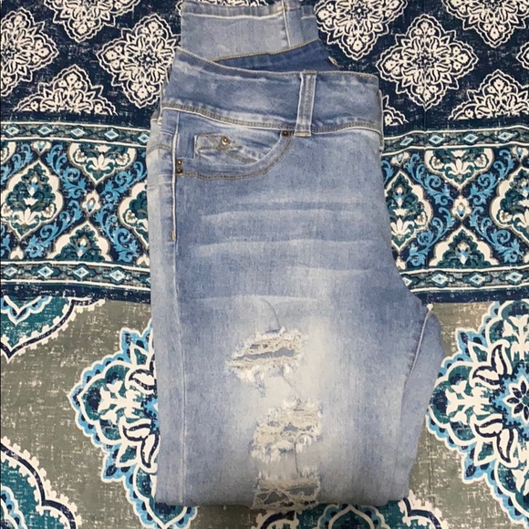 YMI “Wanna Better Butt?” Jeans - Picture 1 of 1